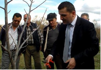 Çiftçilere Uygulamalı Ağaç Budama