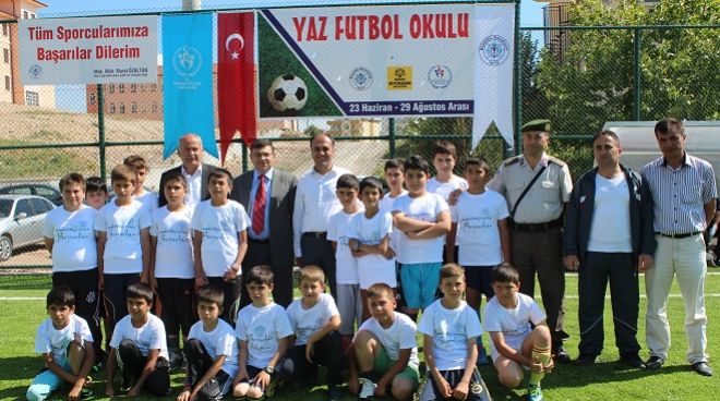 Yaz Futbol Okulu Açıldı