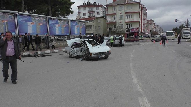 Beyşehir'de Zincirleme Kaza: 1 Ölü, 2 Yaralı