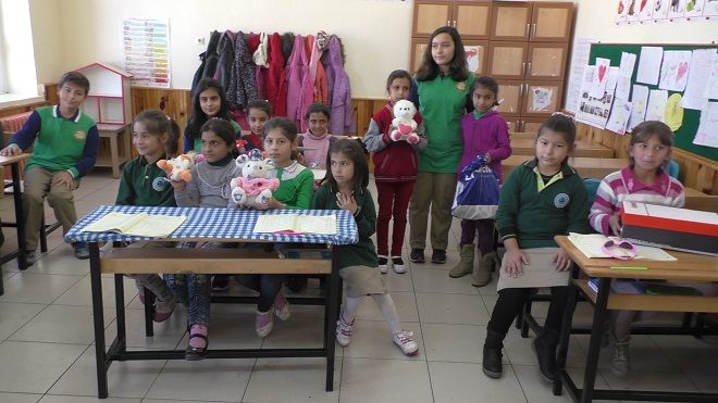 Oyuncaklarını Suriyeli Öğrencilerle Paylaştılar