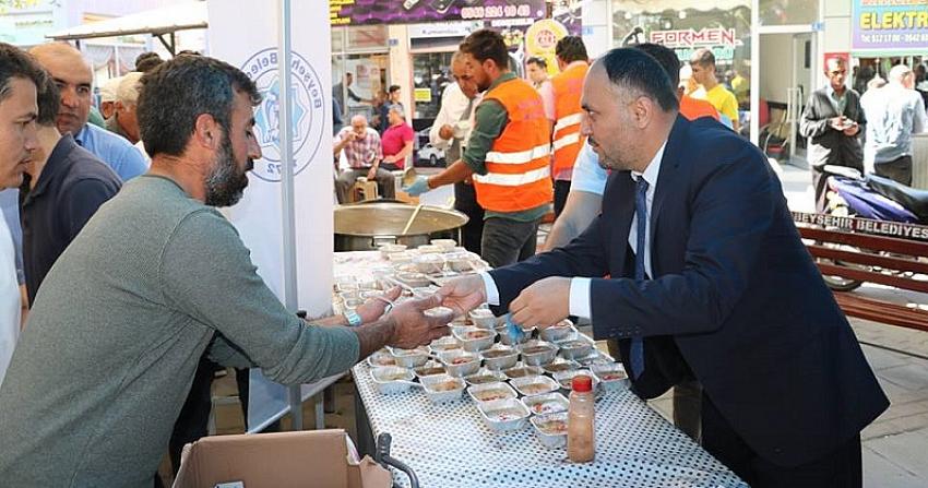 Beyşehir Belediyesi’nden Aşure İkramı