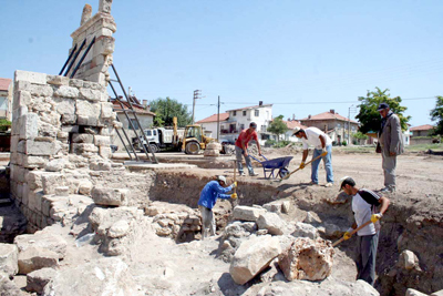 Tarihi Kalıntılar Ayağa Kaldırılacak 