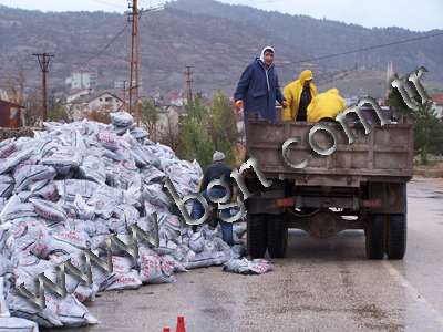 Yardım kömürlerinin dağıtımı sürüyor