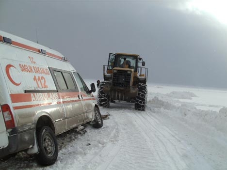 Ambulanslar Tipi Nedeniyle Yolda Kaldı