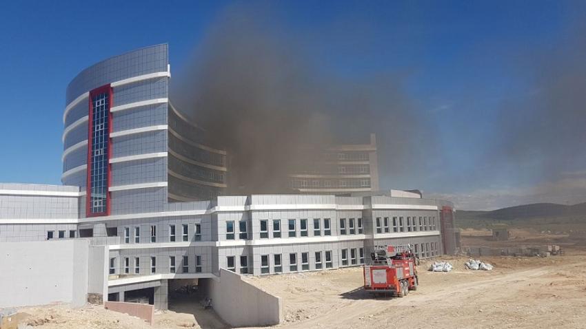 Beyşehir'de Hastane İnşaat Alanında Yangın