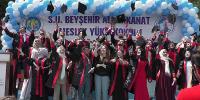 Beyşehir Ali Akkanat MYO’da Mezuniyet Sevinci