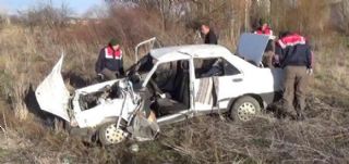 Otomobil Şarampole Takla Attı 1 Ölü, 1 Yaralı