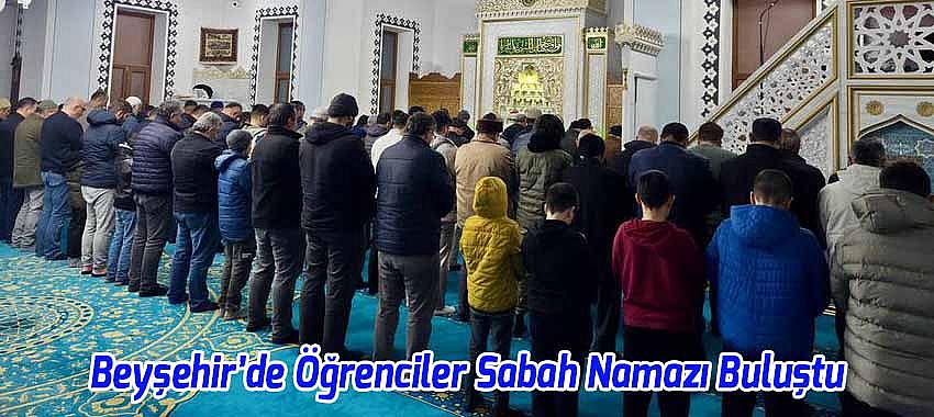 “Şehirlerin Kalbi Camide Buluşalım” Projesi Kapsamında Sabah Namazı Buluşması Gerçekleştirildi