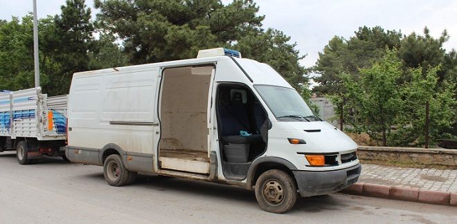 Polisi şaşkına çeviren minibüs