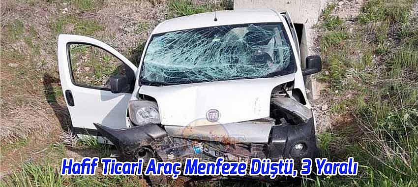 Beyşehir'de Hafif Ticari Araç Menfeze Düştü, 3 Yaralı
